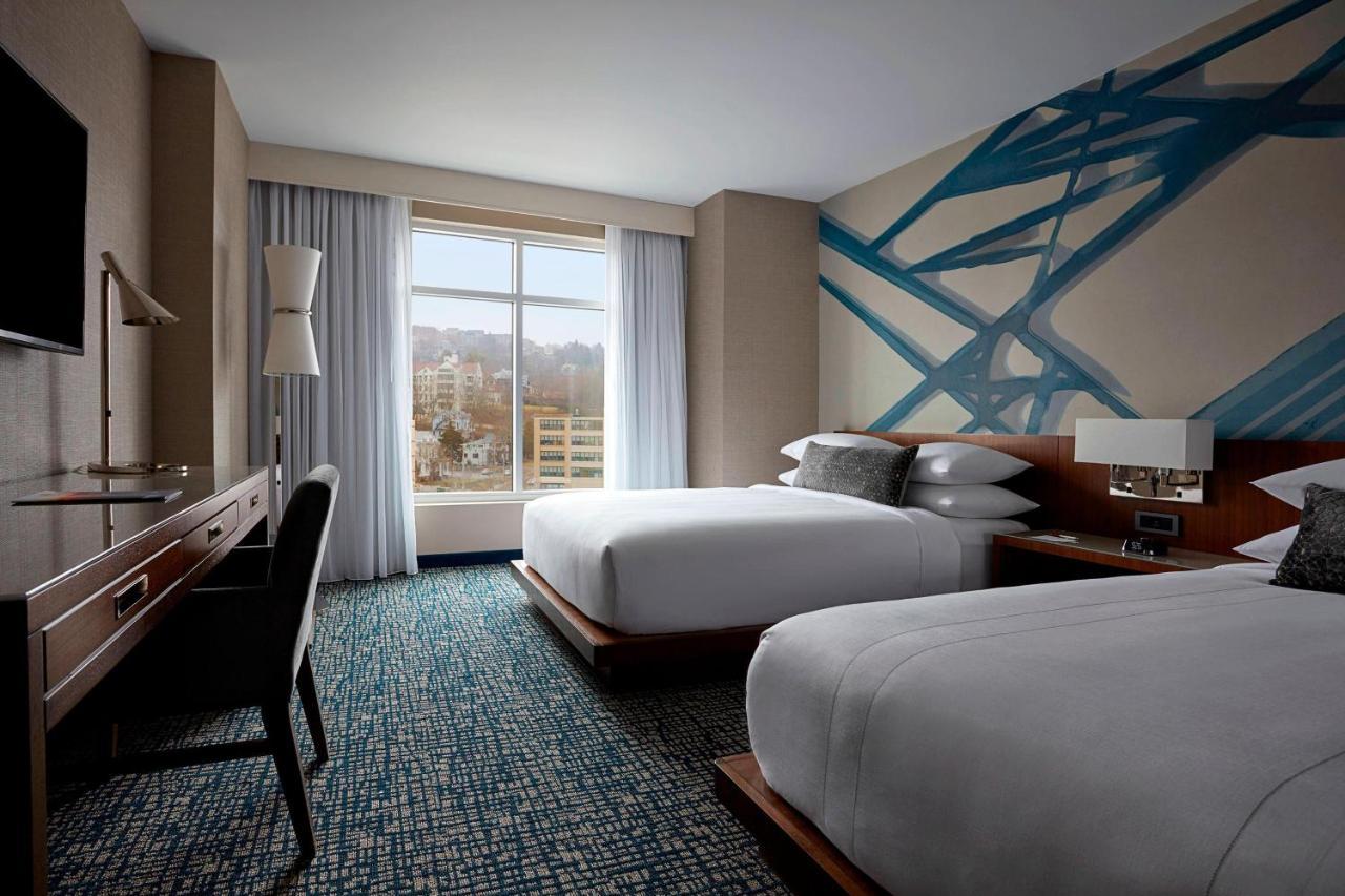 Hotel Ithaca Marriott Downtown On The Commons Exterior foto