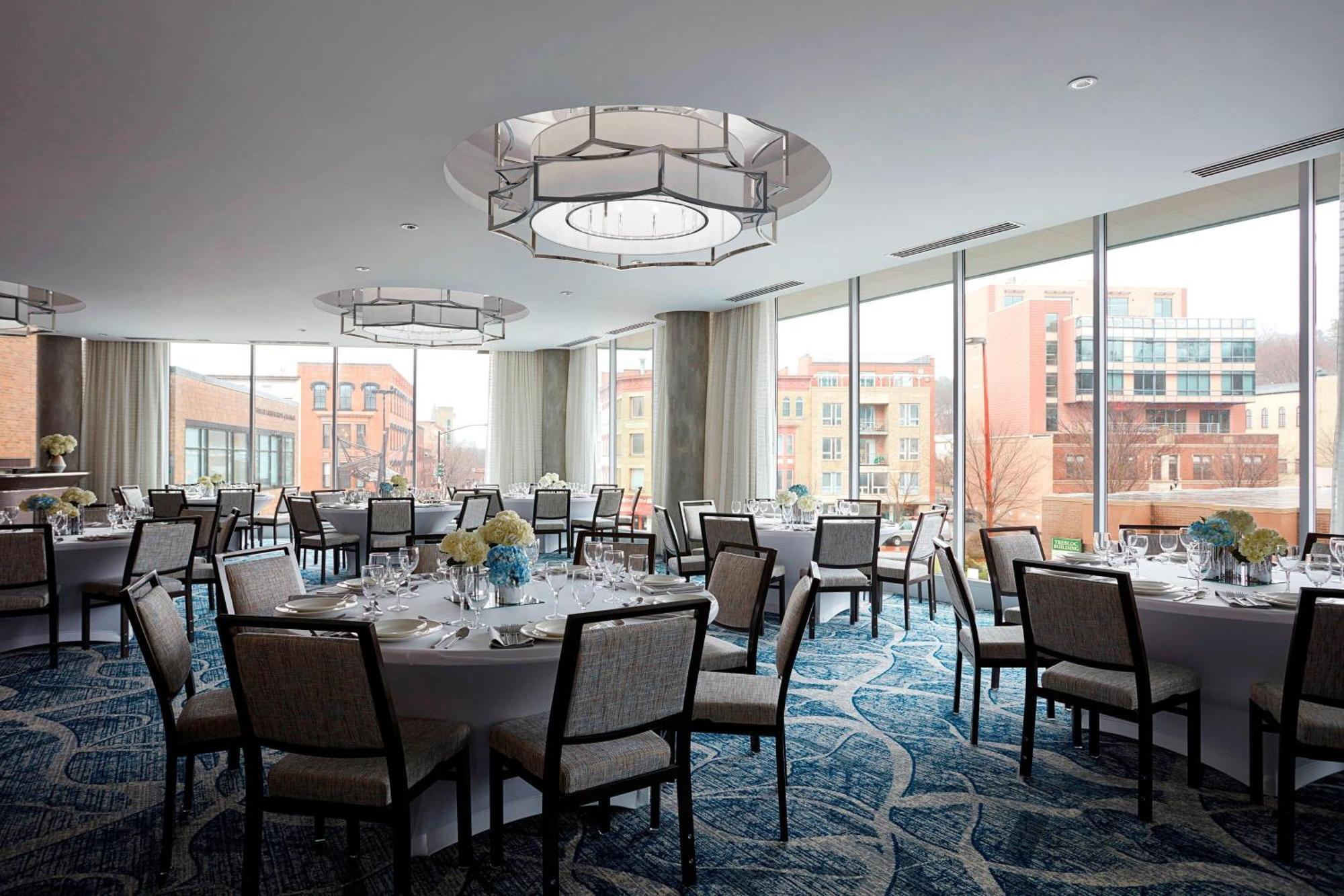 Hotel Ithaca Marriott Downtown On The Commons Exterior foto